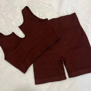 Yoga Workout Set Burgundy Stretchy sports bra & high waisted shorts size small